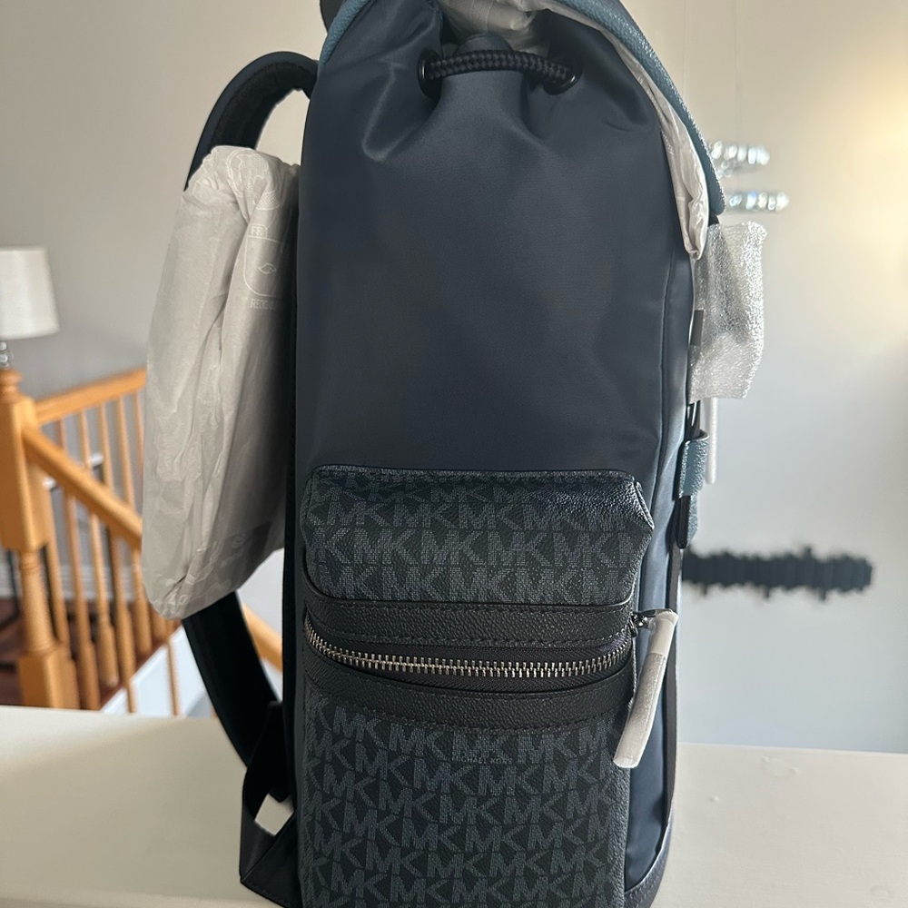 Michael Kors Men's Navy Backpack with Light Blue Trim and MK Logo - Picture 4 of 4